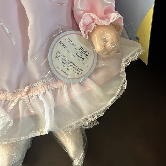 Emerald Vinyl Originals Limited Edition Collectible Baby Doll Cathy - Picture 6 of 6
